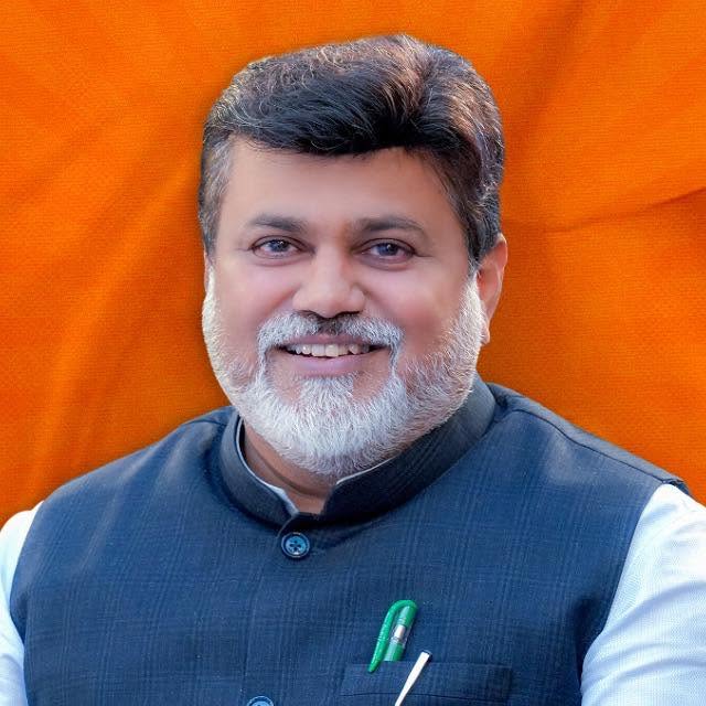 …तर त्या ठेकेदारांना थेट काळ्या यादीत टाकणार! रत्नागिरीत पालकमंत्री उदय सामंत यांचा सक्त इशारा